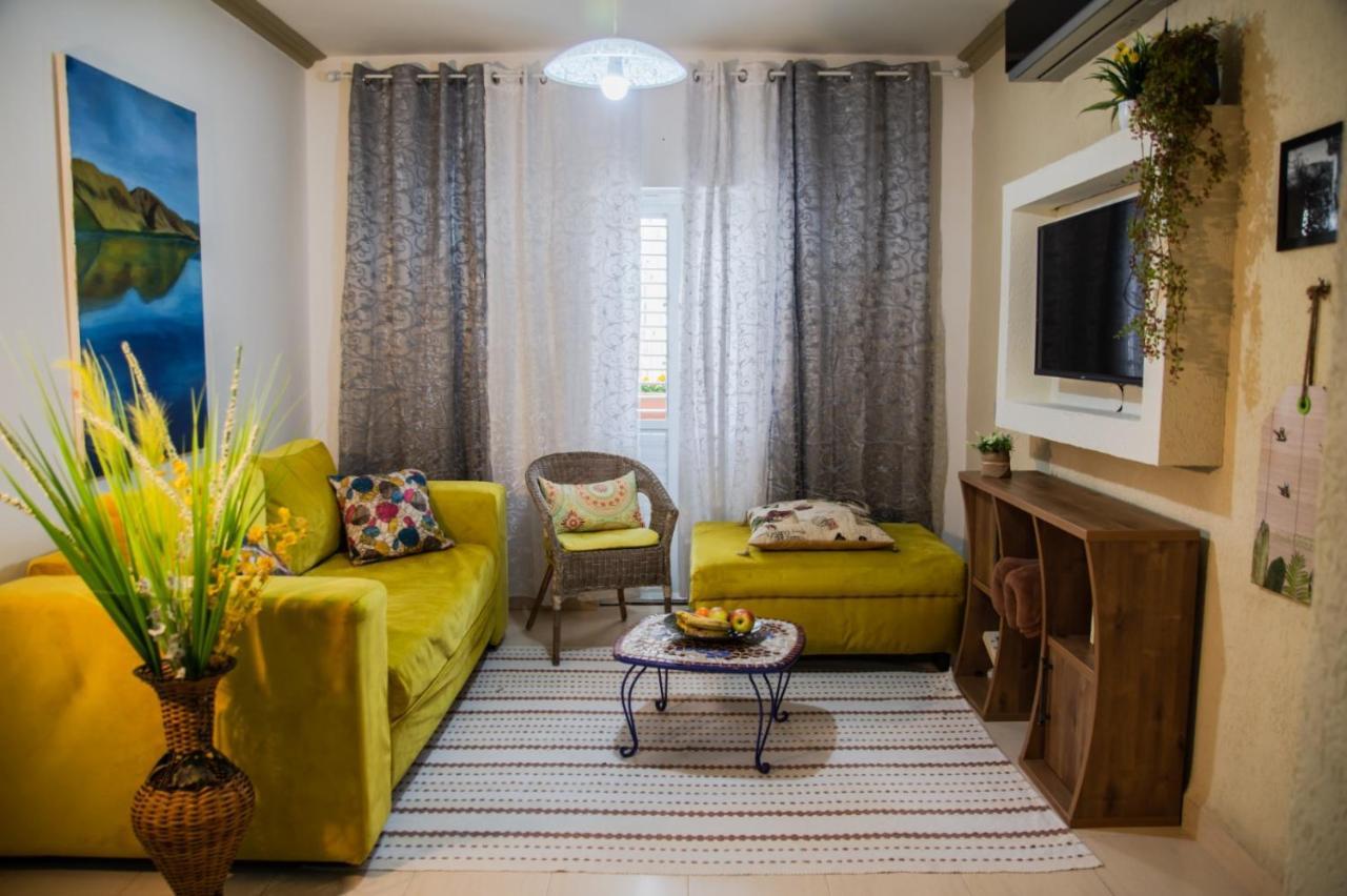 Ferienwohnung אצלנו - בגליל העליון Kirjat Schmona Exterior foto